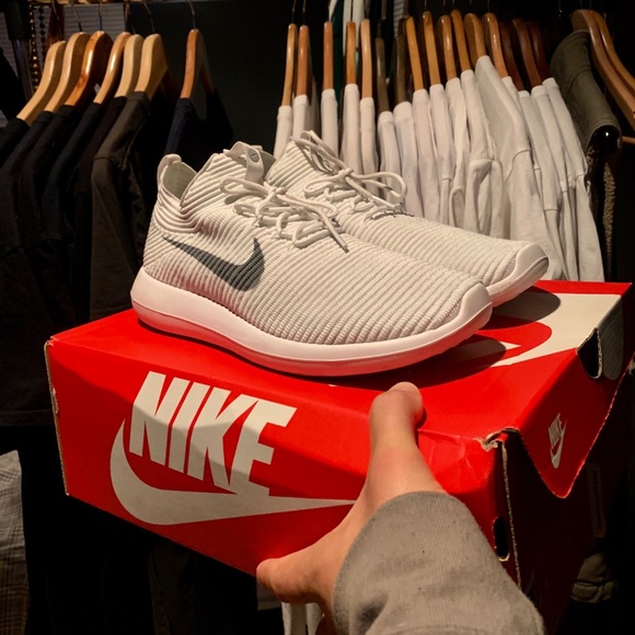 Nike Other - NIKE ROSHE TWO FLYKNIT V2 | SIZE 8.5